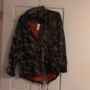Camo Anorak sz M. Drawstrings-cute and roomy.
